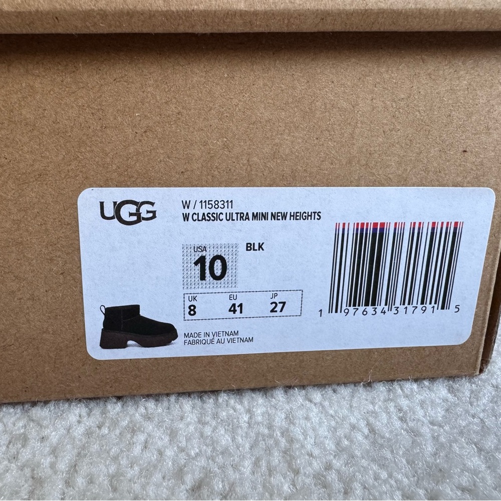 UGG Women's Classic Ultra Mini New Heights boots in black, size 10 US. - Picture 8 of 8